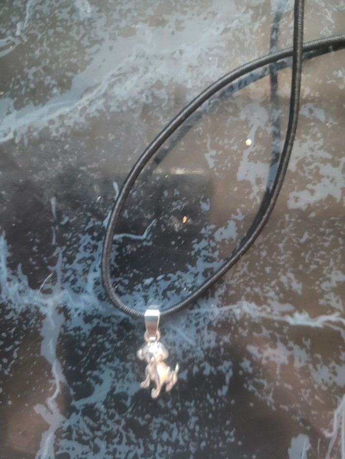 Pendentif acier inoxydable sur cordon noir élastiqué - photo numéro 5