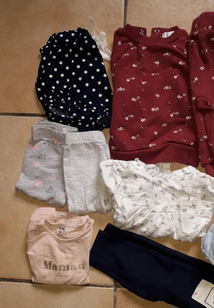 Lot 13 vêtements 6 mois fille - photo numéro 2