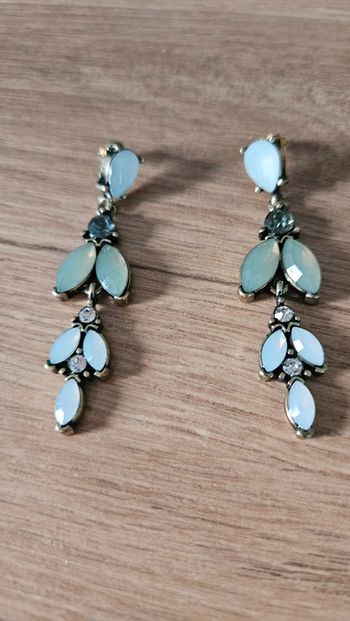 Neuves Boucles d'oreilles pendantes, tons vert