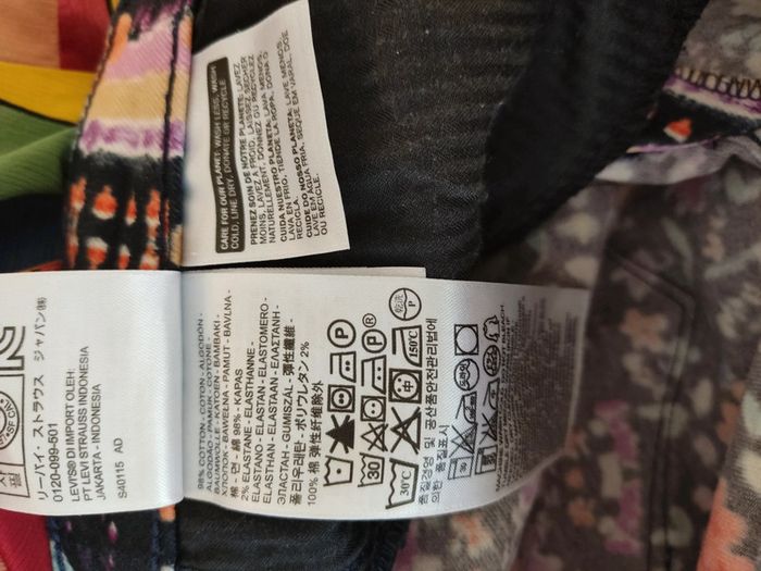 Jean Levi's modern Rise skinny demi curve fond noir et fleurs multicolores W27 L32 - photo numéro 6