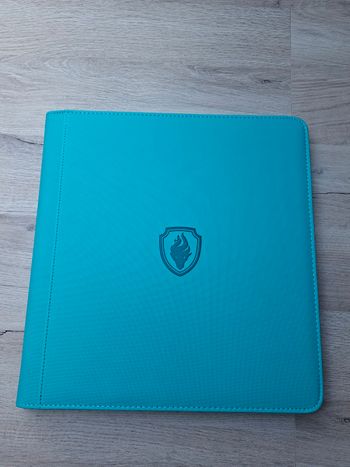 Classeur xxl de rangement pour 480 cartes Pokémon / lorcana de qualité premium en BLEU CLAIR