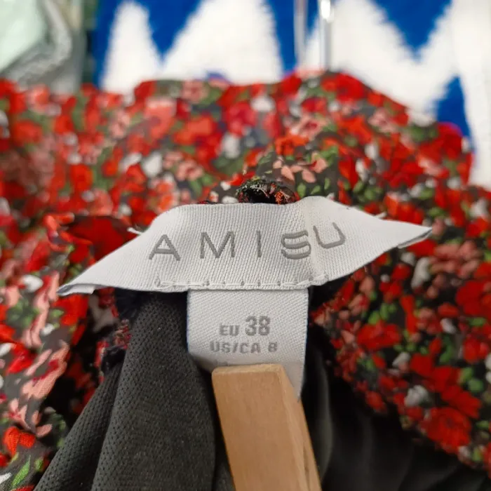 Jupe courte plissée Amisu fleurie rouge noir taille 38 fluide doublée élastique A1466 - photo numéro 7
