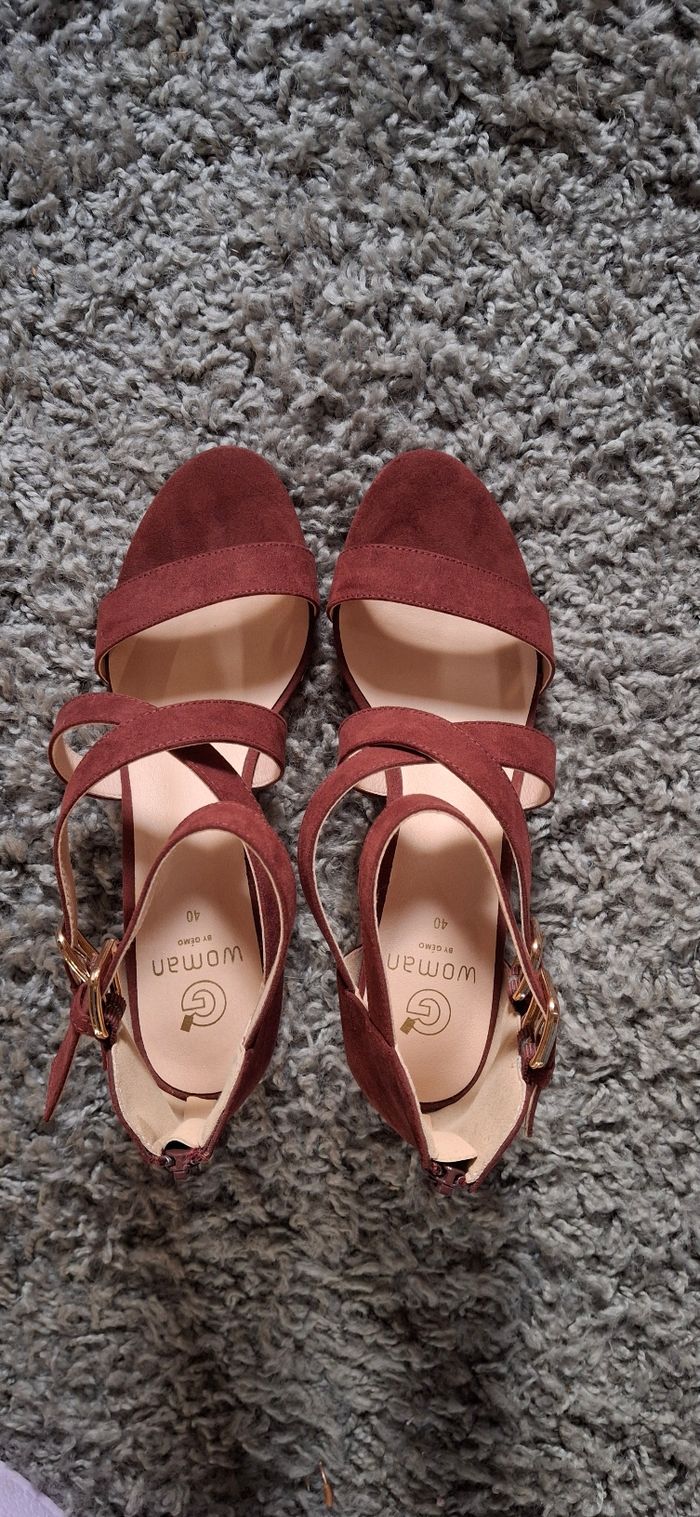 Sandales couleur prune