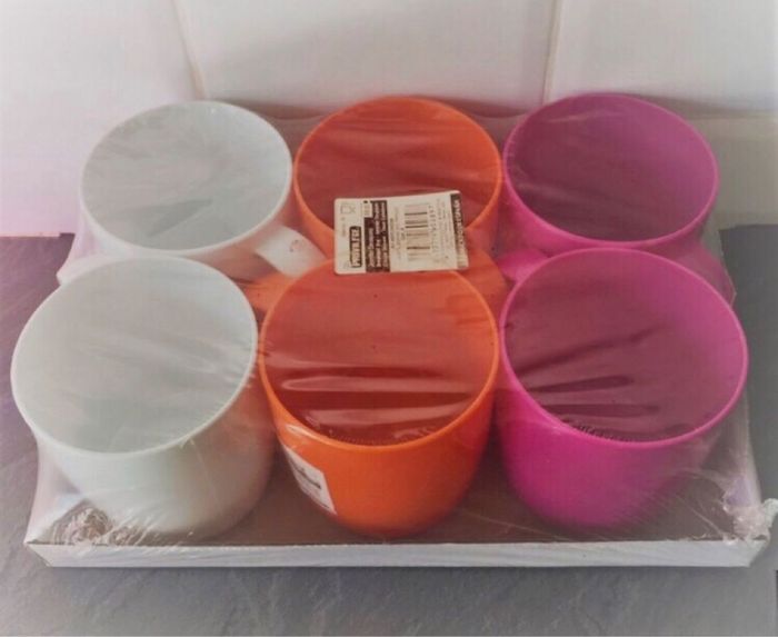 Grandes tasses en plastique - photo numéro 2