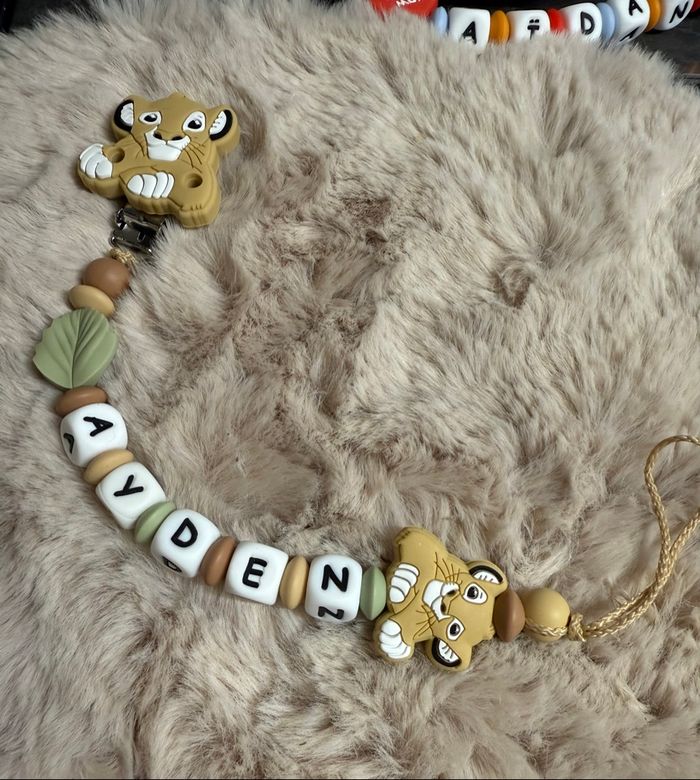 Attache tétine Simba