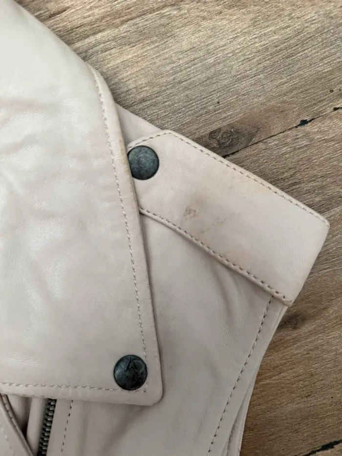 Blouson sans manches Oakwood KYLIE 6 – Cuir blanc cassé – Taille XL – Neuf avec étiquette - photo numéro 8