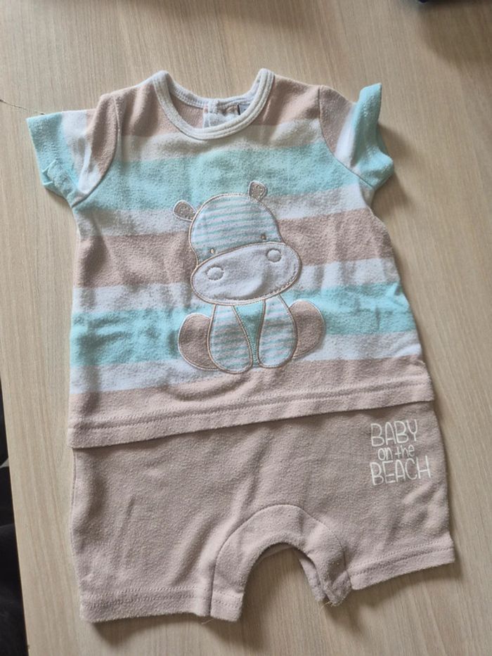 Combishort bébé taille 3 mois