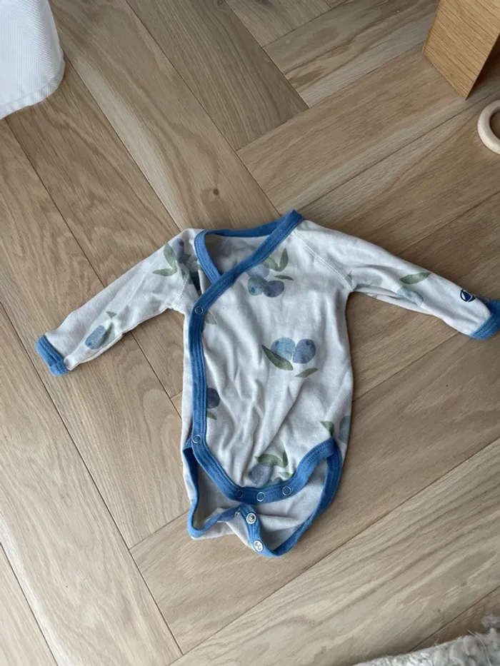 Lot de 7 bodies Petit Bateau 1 mois neuf - photo numéro 2
