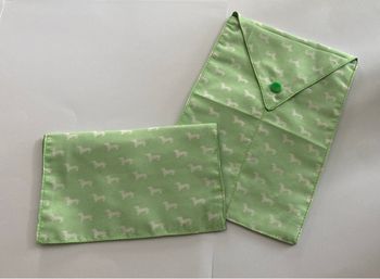 Pochettes à savon et brosse à dent teckel