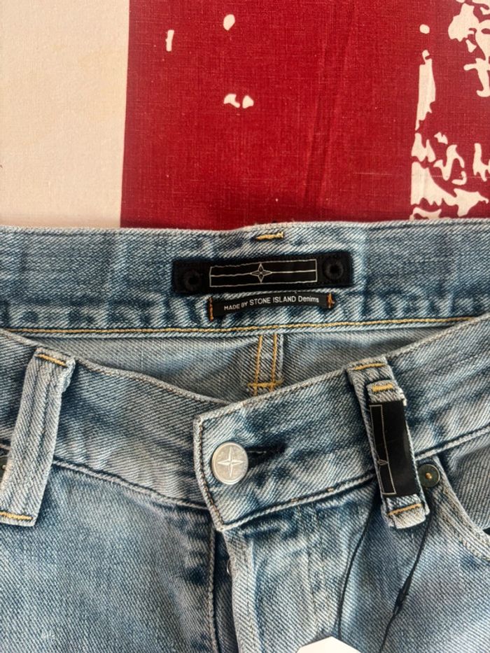 Jeans coupe courte à bouton Stone Island taille 46/47 bleu clair - photo numéro 3