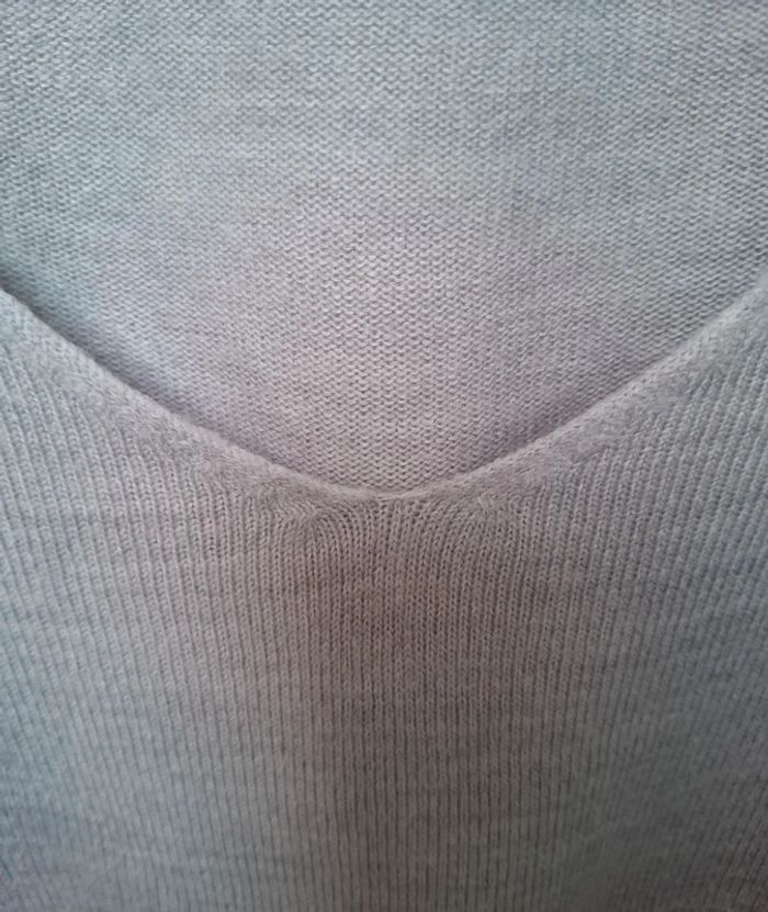 Pull fin gris à col V Gémo taille S - photo numéro 3