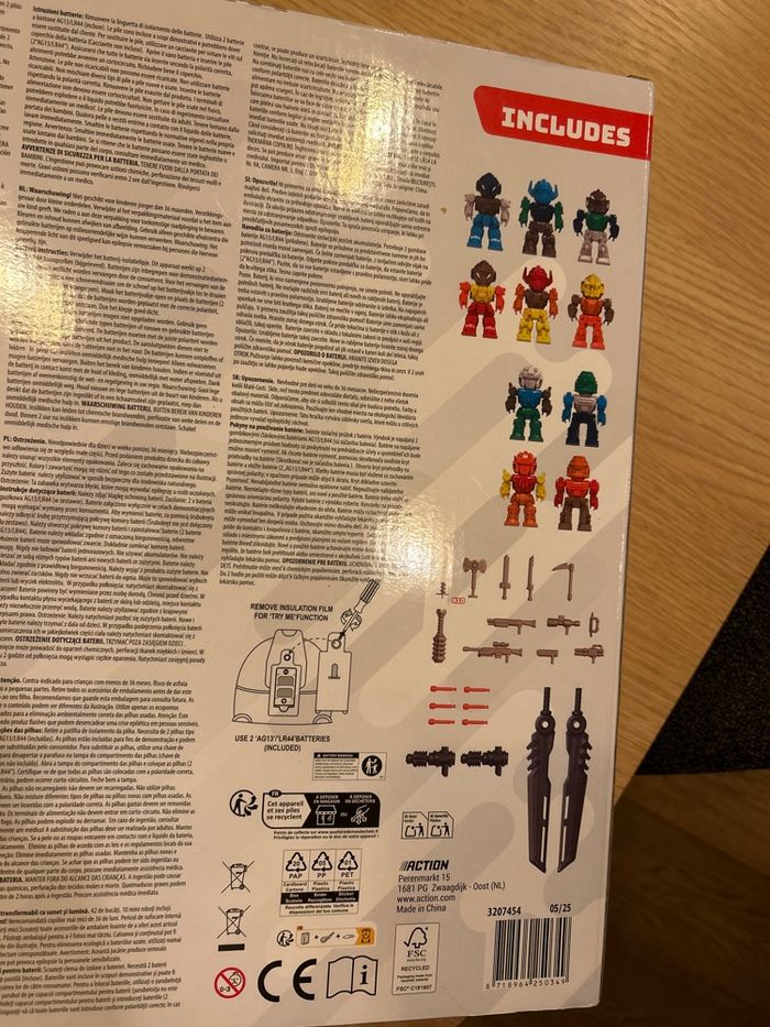 Robot géant transformable Neuf - photo numéro 3