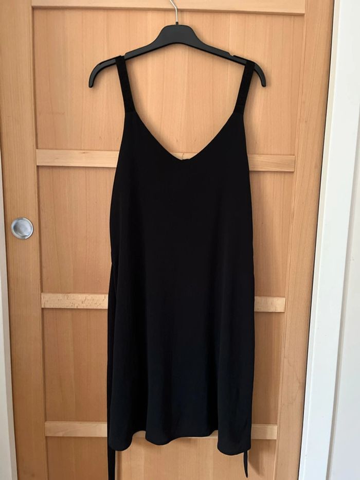 Jolie robe noire taille M