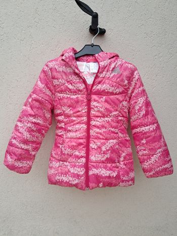 Blouson doudoune avec capuche  adidas  5/6ans état excellent