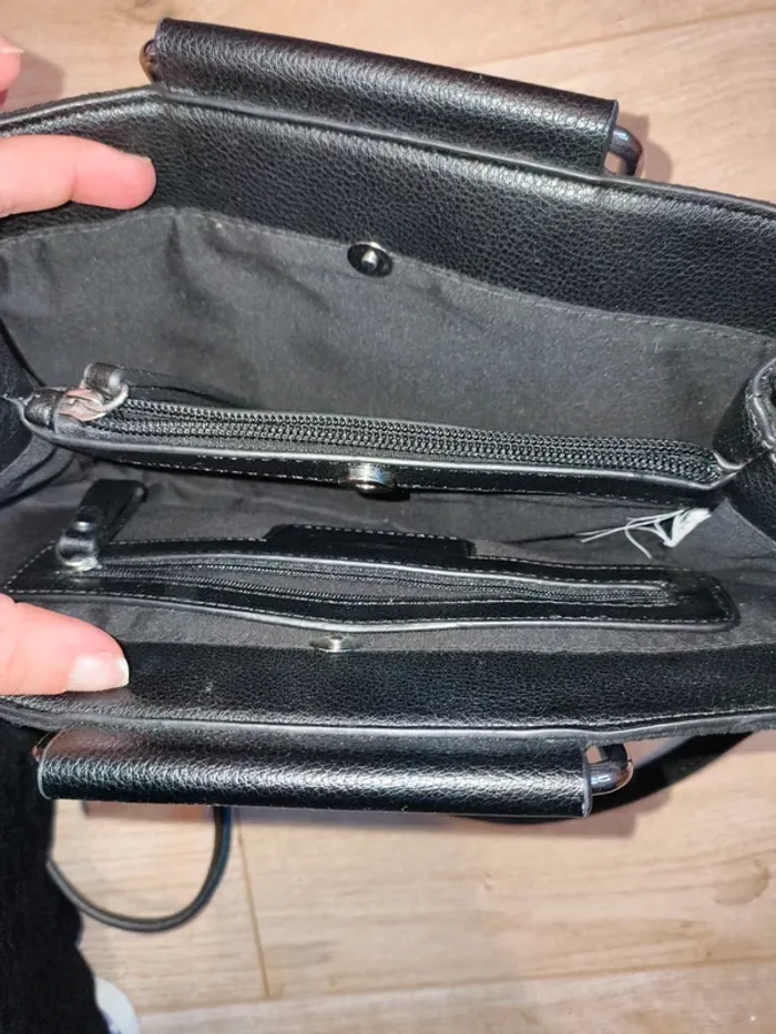 Sac à bandoulière excellent état noir anse argent cache cache - photo numéro 5