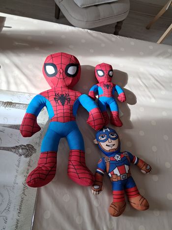 Figurines x 3