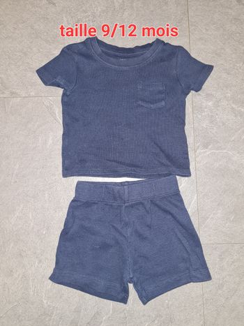 Ensemble primark taille 9/12 mois soit 80 cm en bon état
