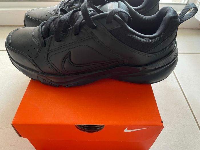 34€ avec le code SABLES25 Nike Defyallday taille 42,5 - photo numéro 2