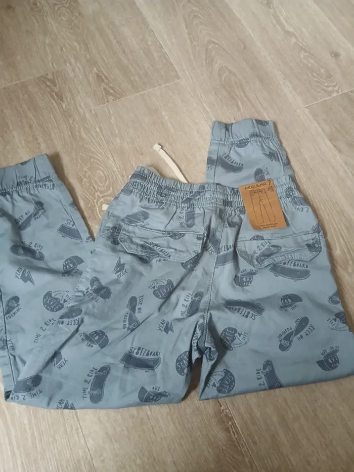 Pantalon jogger neuf garçon 7 ans - photo numéro 4