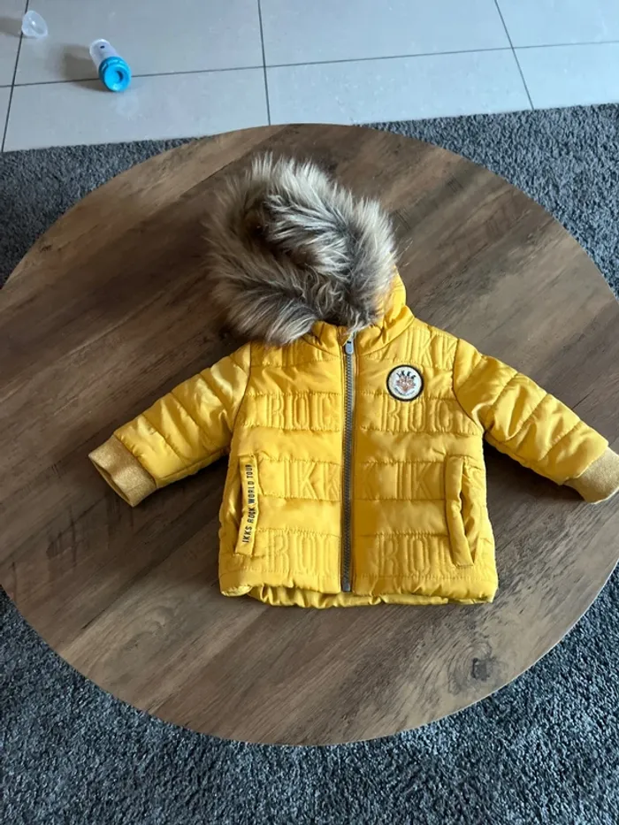 Doudoune fourée jaune ikks 6 mois