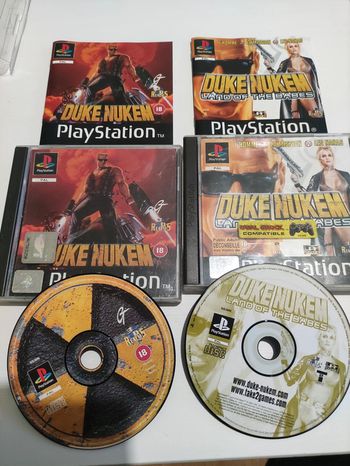 Lot Duke Nukem et Duke Nukem Land of the Babes PS1