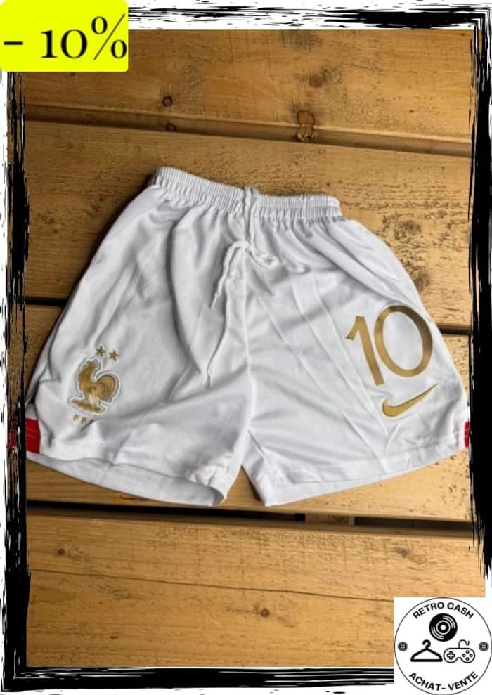 Short de foot Nike fff numéro 10 neuf taille 20