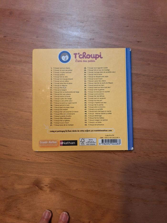 Livre t'choupi s'occupe bien de sa soeur - photo numéro 3