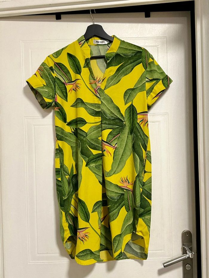 Robe courte à fleurs – Taille 34/36 Neuve - photo numéro 2