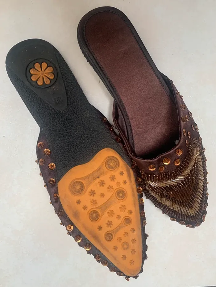 Superbes mules satinées sequins et perles T/36 - photo numéro 3