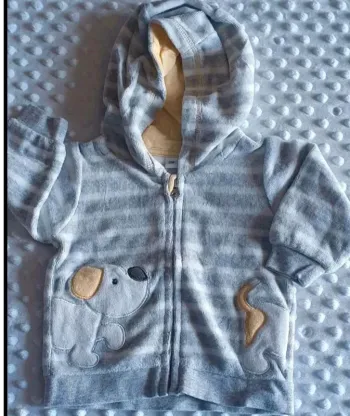 Gilet à capuche en velours 3 mois