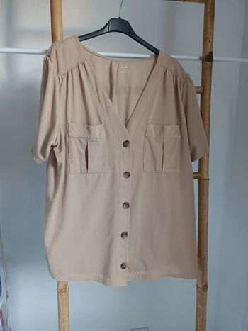 Jolie blouse à boutons beige taille XL