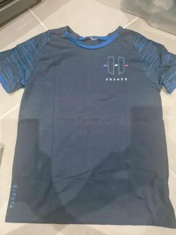 Tee shirt