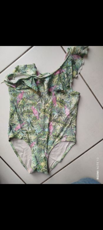#kytie5ansfille. Maillot de bain taille 5/6 ans 