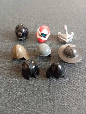 8 casque figurines lego