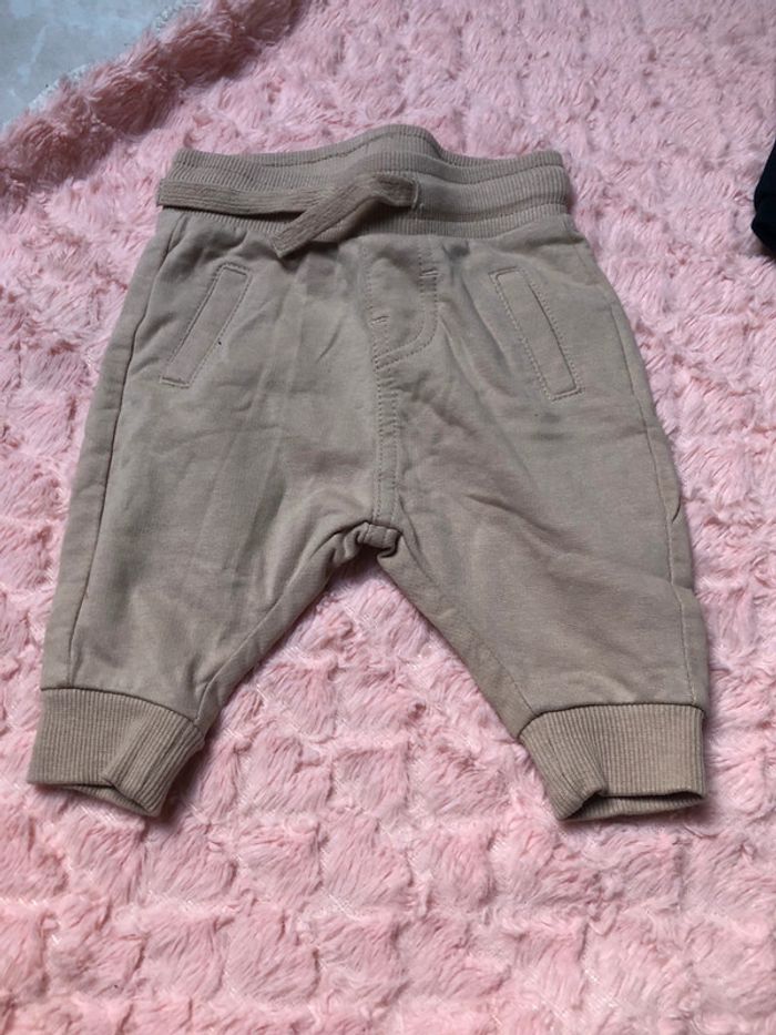 Jogging taille 3 mois Très bon état !