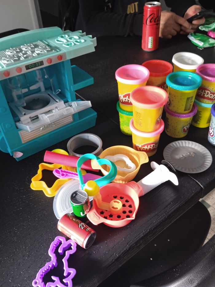 Four pâte à modeler Play doh - photo numéro 3