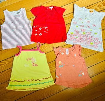 Lot de 4 débardeurs + 1 offert