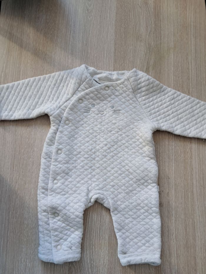 Lots de 7 pyjamas 1 mois - photo numéro 2
