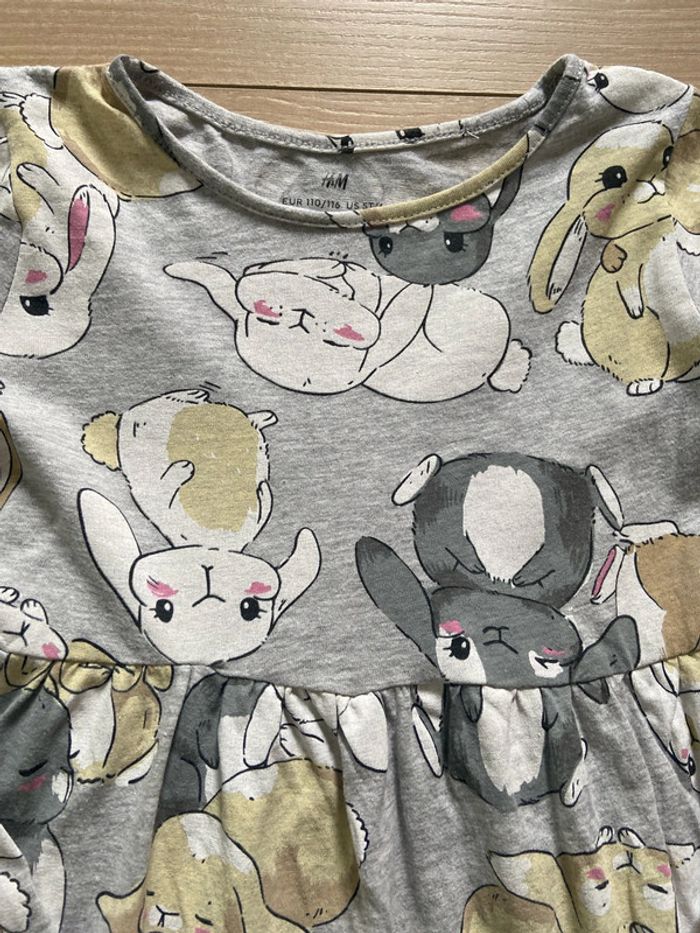 Robe lapin H&M 5/6 ans - photo numéro 2