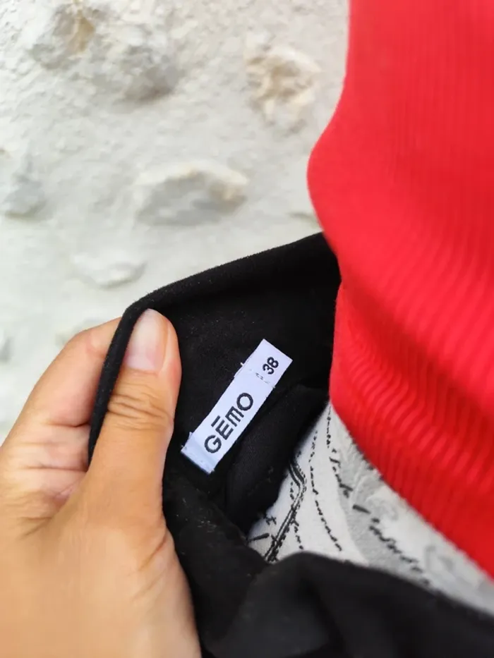Jupe velours daim noir taille 38 très bon état - photo numéro 3