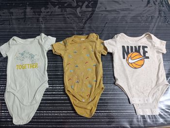 Lot de 3 bodys manches courtes 3 mois