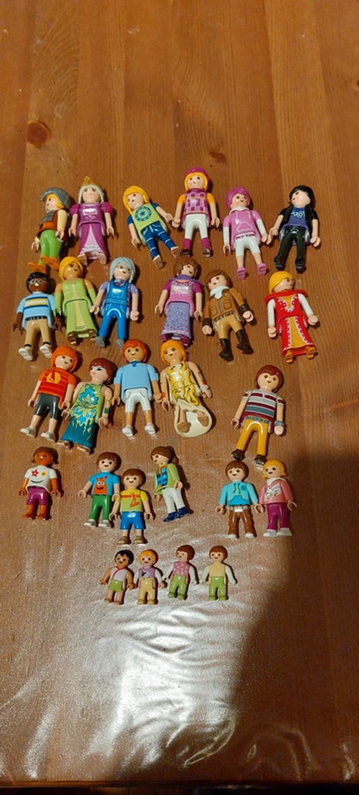 Lot de 27 personnages playmobil - photo numéro 2