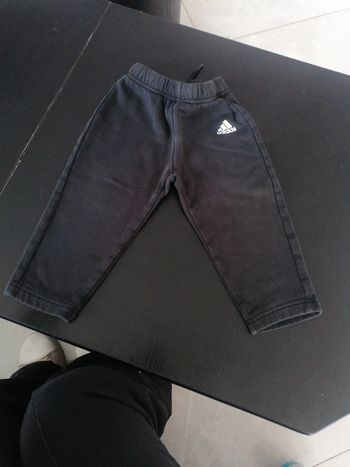 Pantalon de survêtement adidas 12/18 mois