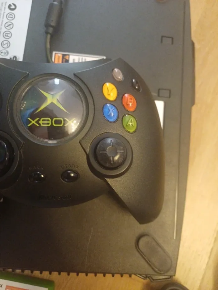 Xbox 1ère génération + Manette + 2 démos + câbles - photo numéro 9