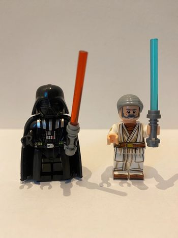 Figurine type lego Dark Vador contre Jedi Obiwan Kénobi. Star Wars