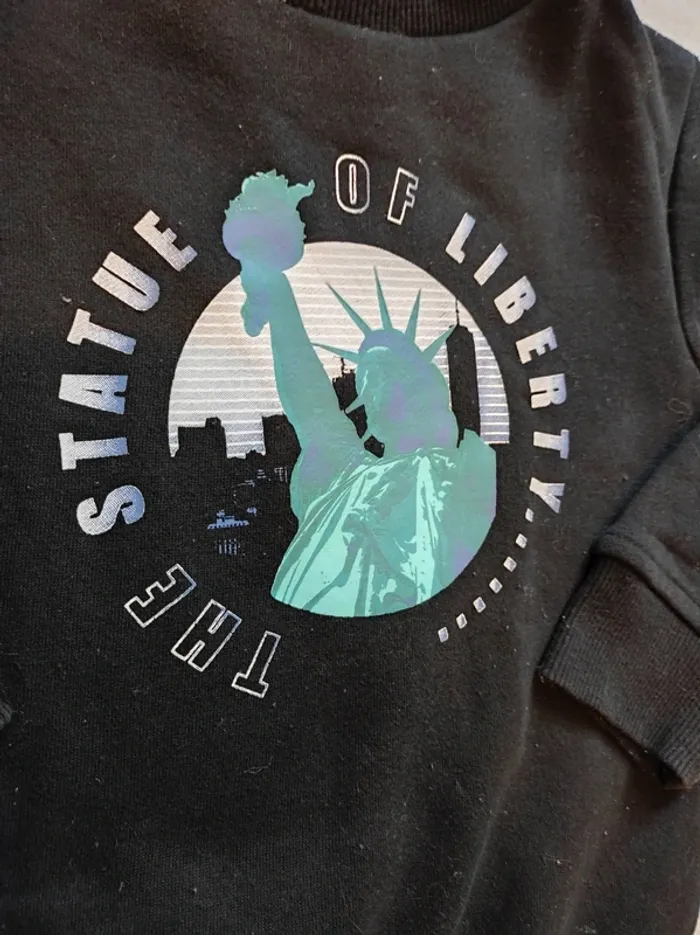 Sweat noir 4 ans - photo numéro 3