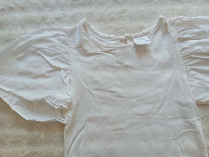 Tshirt bimatiere 6ans Zara 🤍🩶 - photo numéro 2