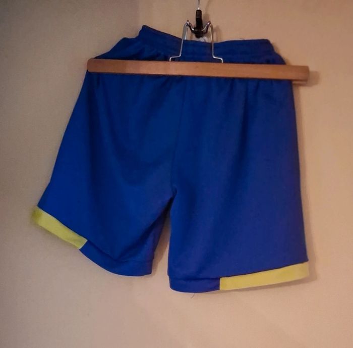Short C. Ronaldo taille 8 ans - photo numéro 2