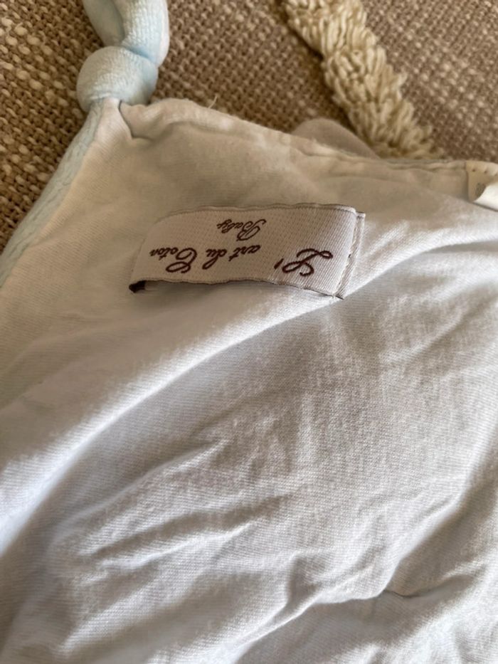 Peluche doudou plat 22cm l’art du coton lapin bleu et gris très bon état - photo numéro 4