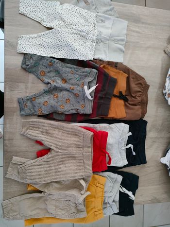 Lot de 15 pantalons 3 mois  10euros le tout